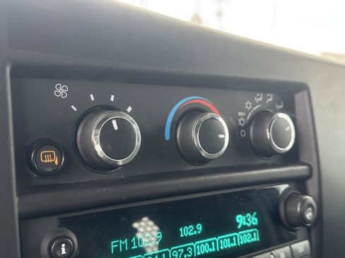 Used 2024 GMC Savana 2500 w/ Driver Convenience Package image 28