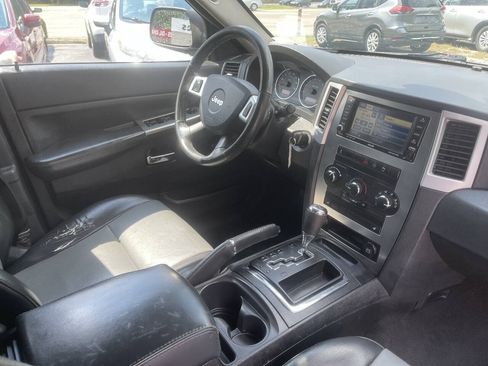 Used 2010 Jeep Grand Cherokee Laredo AWD/4WD image 24