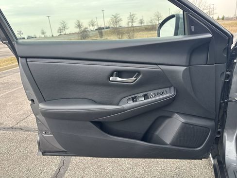 Used 2024 Nissan Sentra SV image 25