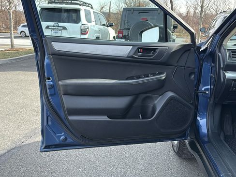 Used 2019 Subaru Outback 2.5i image 11