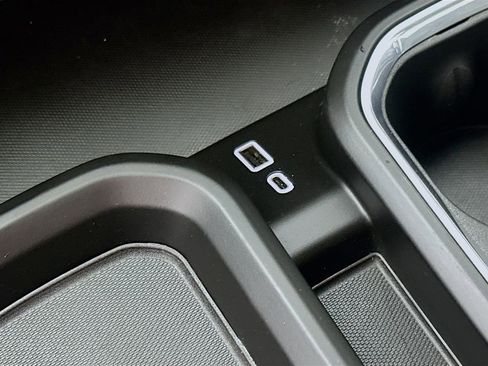 Used 2024 GMC Sierra 3500 Denali image 30