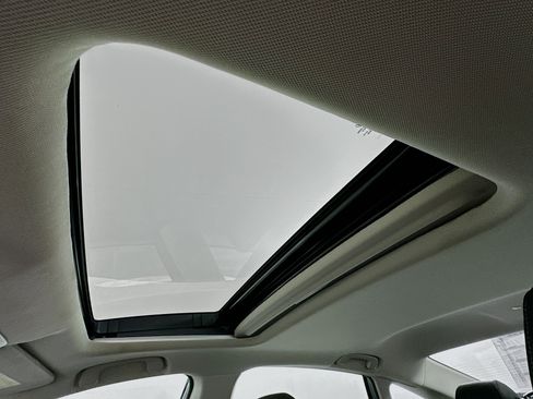 Used 2025 Honda Accord SE image 25