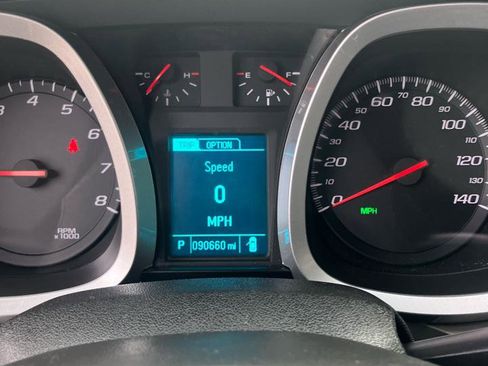 Used 2017 Chevrolet Equinox LT w/ Convenience Package image 14