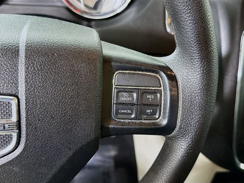 Used 2019 Dodge Grand Caravan SE w/ UConnect Hands-Free Group FWD image 22