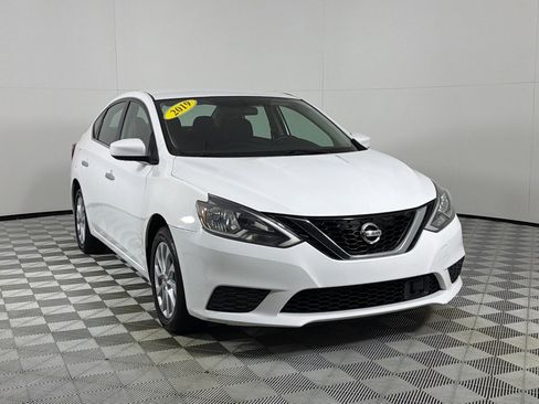 Used 2019 Nissan Sentra SV FWD image 3