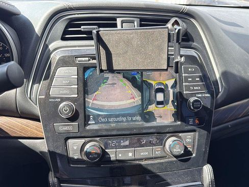 Used 2017 Nissan Maxima Platinum FWD image 6