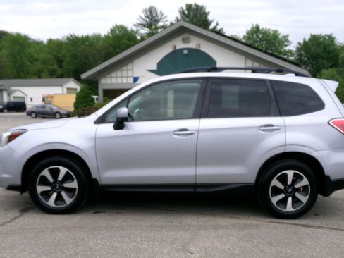 Used 2018 Subaru Forester 2.5i Premium w/ All-Weather Package image 2