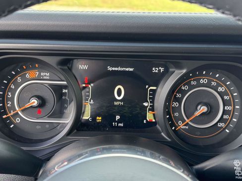 New 2026 Jeep Wrangler Unlimited Sahara AWD/4WD image 12