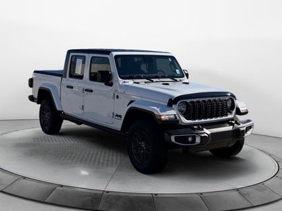 Used 2024 Jeep Gladiator Sport