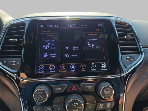 Used 2020 Jeep Grand Cherokee Altitude image 23