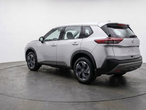 Used 2025 Nissan Rogue SV FWD image 6