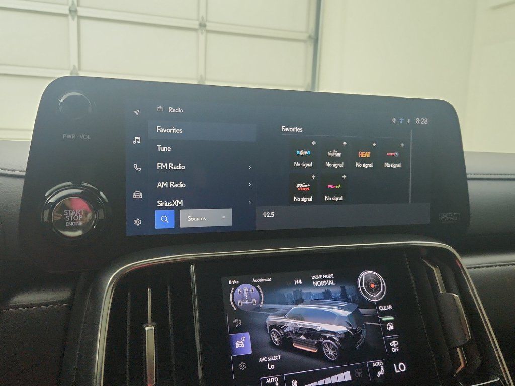 Used 2024 Lexus LX 600 4WD w/ Luxury Package image 26
