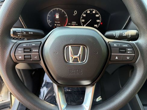 Used 2025 Honda CR-V LX image 11