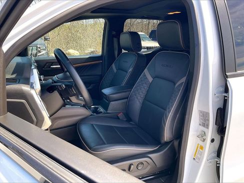 Used 2024 GMC Canyon Denali AWD/4WD image 9