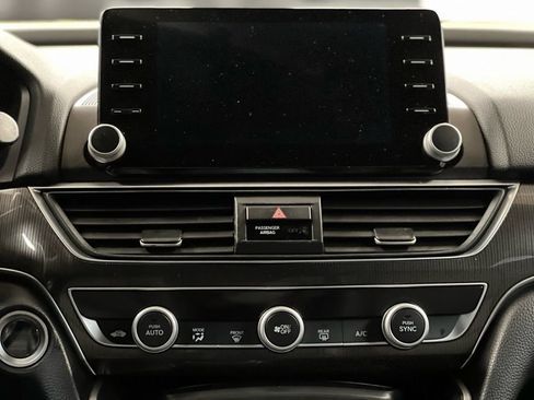 Used 2018 Honda Accord Sport image 30