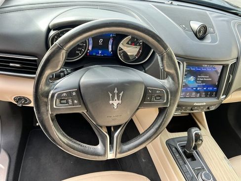 Used 2017 Maserati Levante w/ Luxury Package image 33