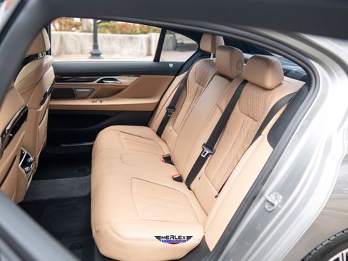 Used 2021 BMW 750i xDrive w/ M Sport Package AWD/4WD image 20