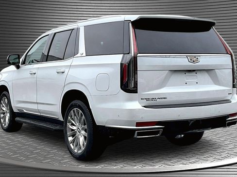 Used 2021 Cadillac Escalade Premium Luxury image 4