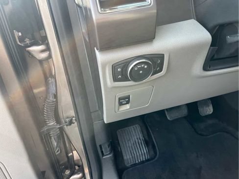 Used 2018 Ford F150 XLT w/ XTR Package image 21