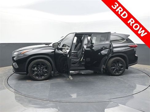 Used 2023 Toyota Highlander L image 54