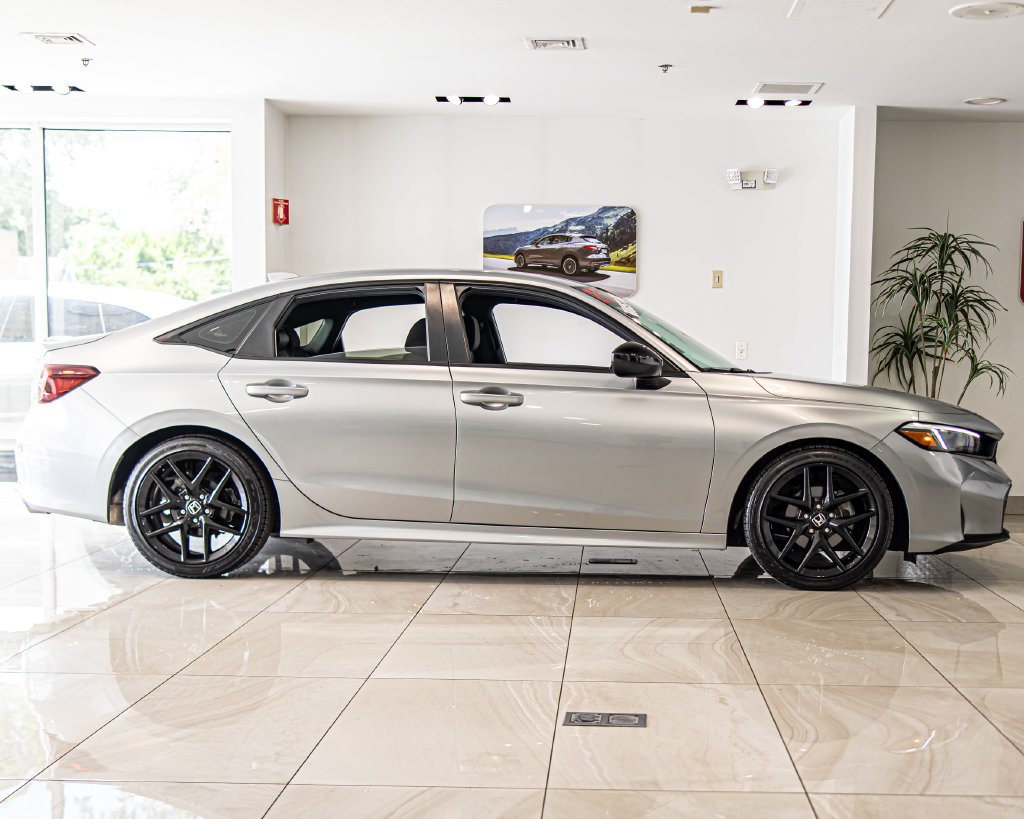 Used 2025 Honda Civic Sport image 9