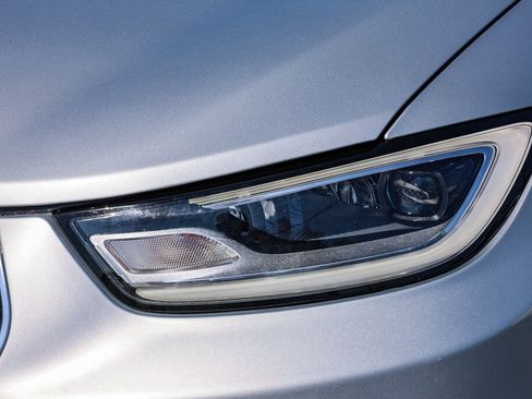 Used 2024 Chrysler Pacifica Touring-L FWD image 22
