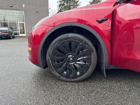 Used 2024 Tesla Model Y Long Range image 29