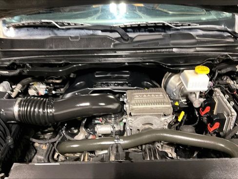 Used 2022 RAM 1500 Limited w/ Body Color Bumper Group AWD/4WD image 11