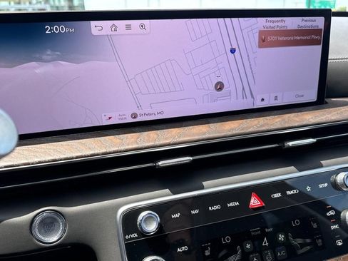 Certified 2026 Genesis GV80 2.5T Advanced AWD/4WD image 23