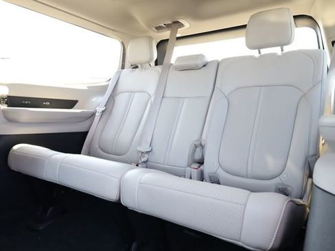 Used 2023 Jeep Wagoneer Series III w/ Premium Group I image 31