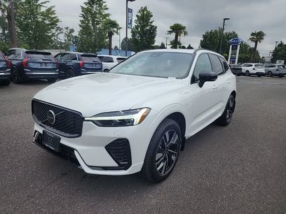 New 2026 Volvo XC60 T8 Core w/ Climate Package