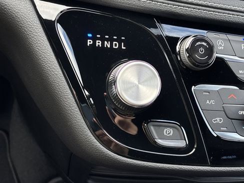 New 2026 Chrysler Pacifica Select image 36