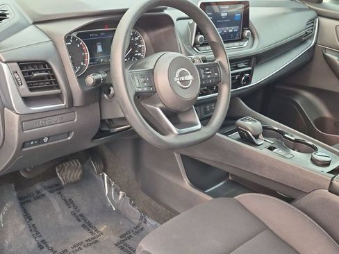 Used 2024 Nissan Rogue S AWD/4WD image 13