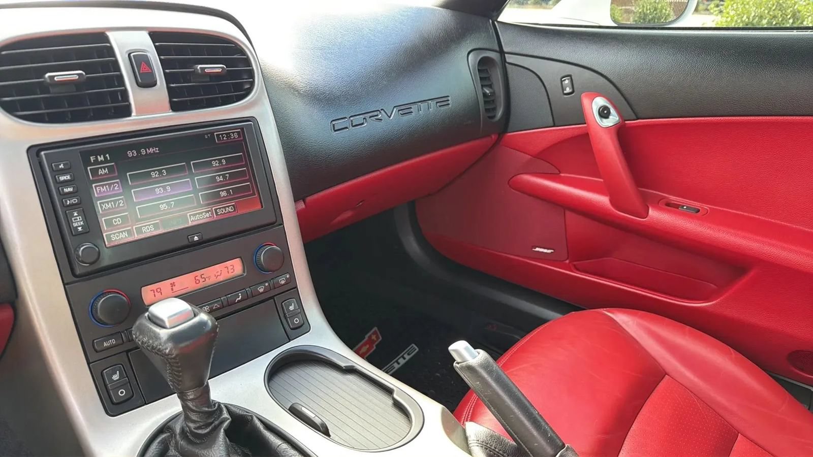 Used 2005 Chevrolet Corvette Coupe w/ Preferred Equipment Group RWD image 12