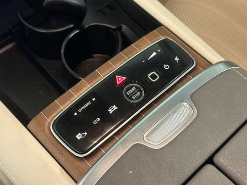 Certified 2023 Mercedes-Benz EQS 580 4MATIC Sedan image 33