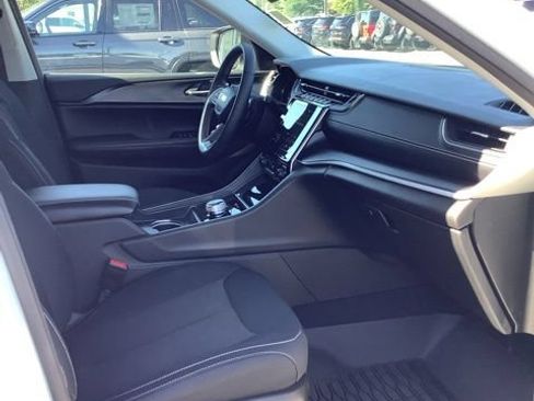 Used 2023 Jeep Grand Cherokee L Laredo w/ Luxury Tech Group I AWD/4WD image 16