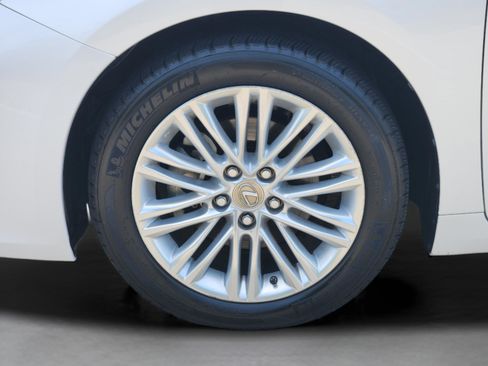 Used 2015 Lexus ES 350 w/ Luxury Package FWD image 38