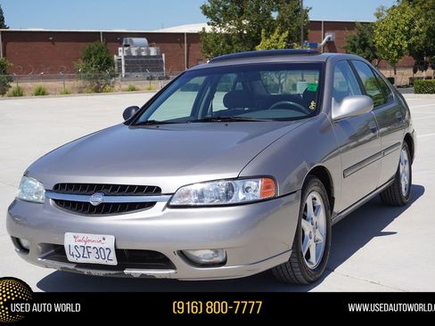 Used 2001 Nissan Altima SE FWD image 1