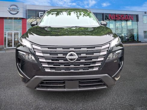 New 2026 Nissan Rogue SV AWD/4WD image 2