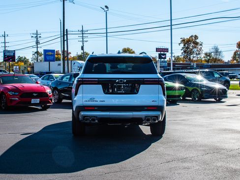 New 2026 Chevrolet Traverse Z71 w/ Enhanced Driving Package AWD/4WD image 6