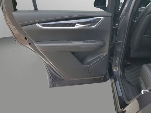 Used 2022 Cadillac XT6 Premium Luxury image 19