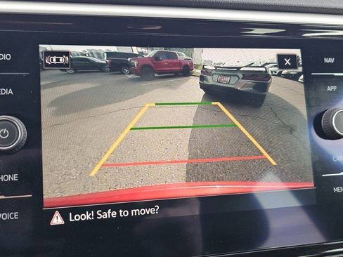 Used 2022 Volkswagen Atlas Cross Sport SEL R-Line image 11