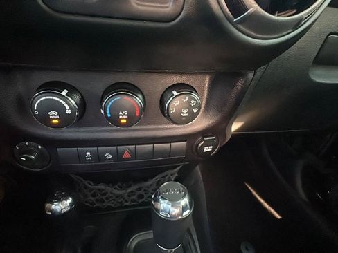 Used 2015 Jeep Wrangler Sport AWD/4WD image 41