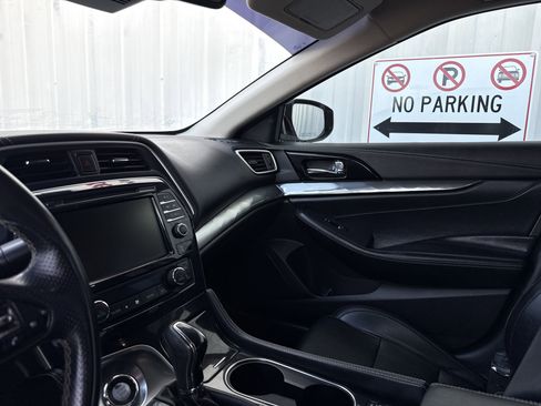 Used 2021 Nissan Maxima 3.5 SV w/ Floor Mat Group image 19