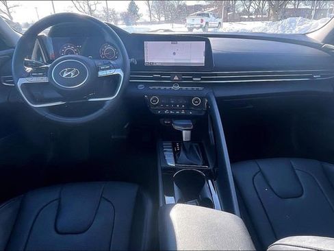 Certified 2023 Hyundai Elantra Limited image 15