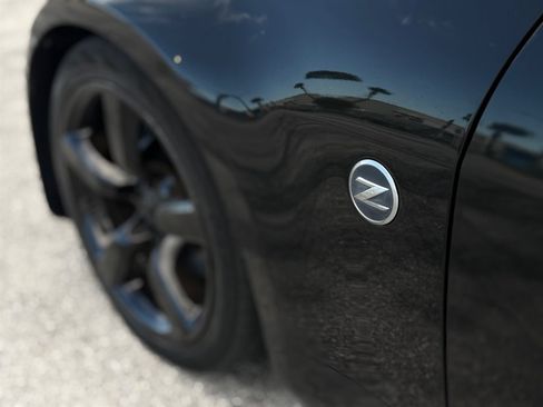 Used 2006 Nissan 350Z Enthusiast w/ (K96) Aerodynamics Pkg RWD image 14