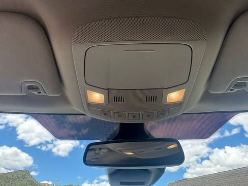 Used 2024 Ford Edge SEL image 18