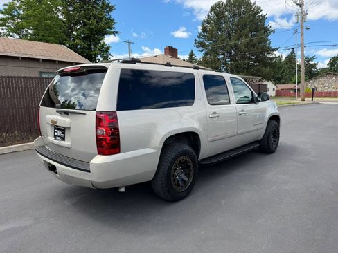 Used 2007 Chevrolet Suburban LTZ w/ LTZ Preferred Equipment Group AWD/4WD image 4