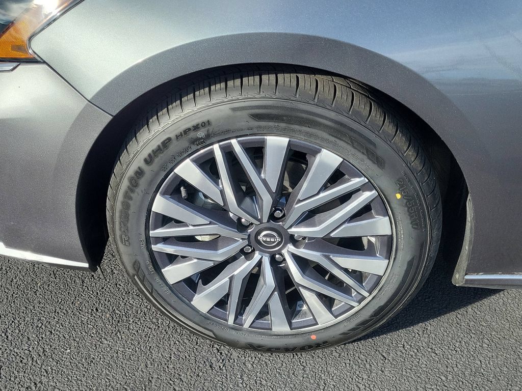 Used 2023 Nissan Altima 2.5 SV FWD image 10