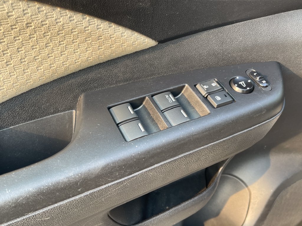 Used 2016 Honda CR-V EX image 11